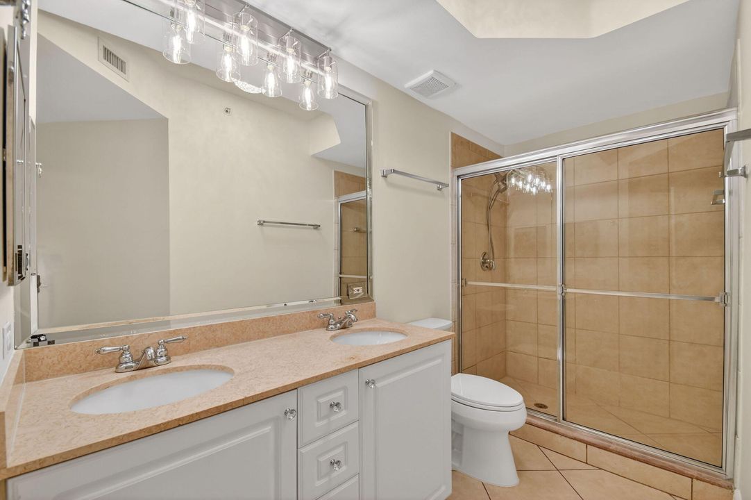 For Rent: $2,500 (2 beds, 2 baths, 1137 Square Feet)