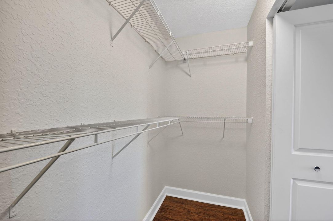 For Rent: $2,500 (2 beds, 2 baths, 1137 Square Feet)