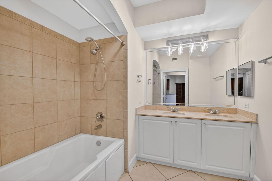 For Rent: $2,500 (2 beds, 2 baths, 1137 Square Feet)