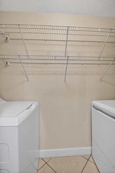 For Rent: $2,500 (2 beds, 2 baths, 1137 Square Feet)