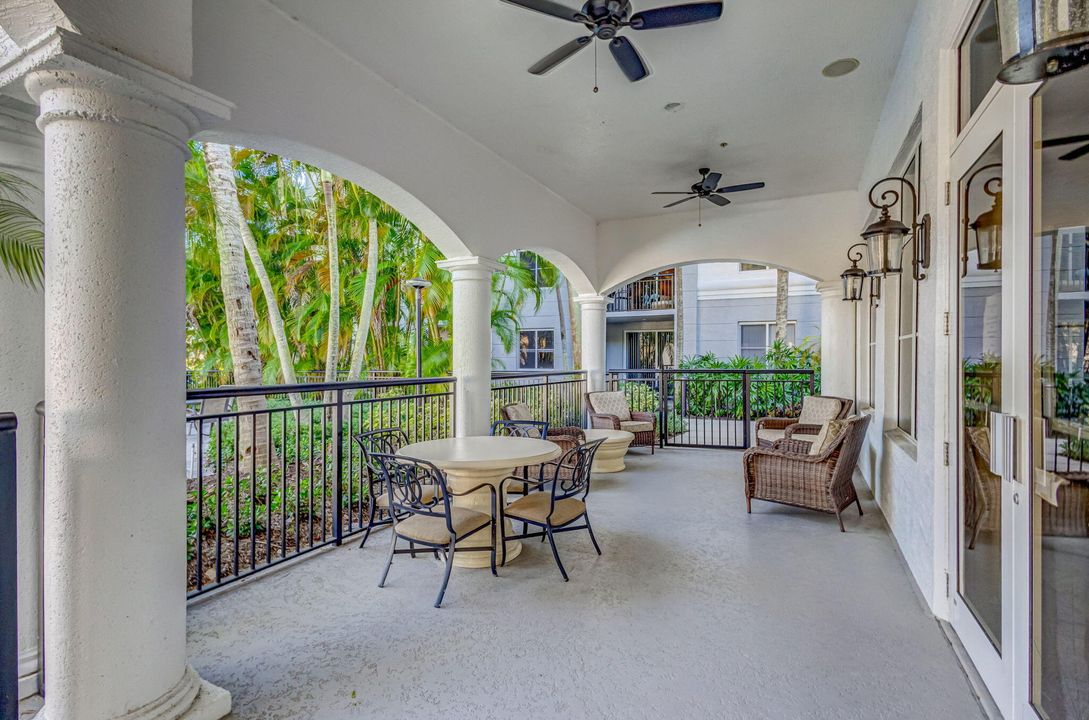 For Rent: $2,500 (2 beds, 2 baths, 1137 Square Feet)