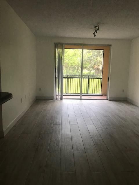 For Rent: $2,900 (3 beds, 2 baths, 1479 Square Feet)