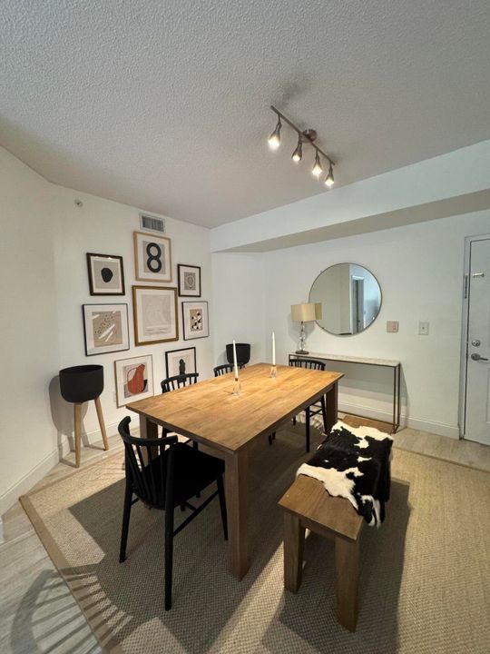 For Rent: $2,900 (3 beds, 2 baths, 1479 Square Feet)