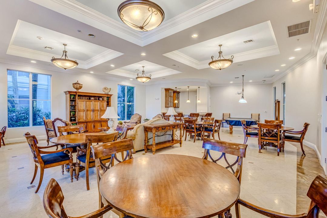 For Rent: $2,500 (2 beds, 2 baths, 1137 Square Feet)