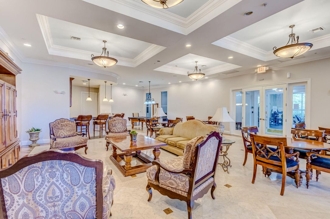 For Rent: $2,500 (2 beds, 2 baths, 1137 Square Feet)