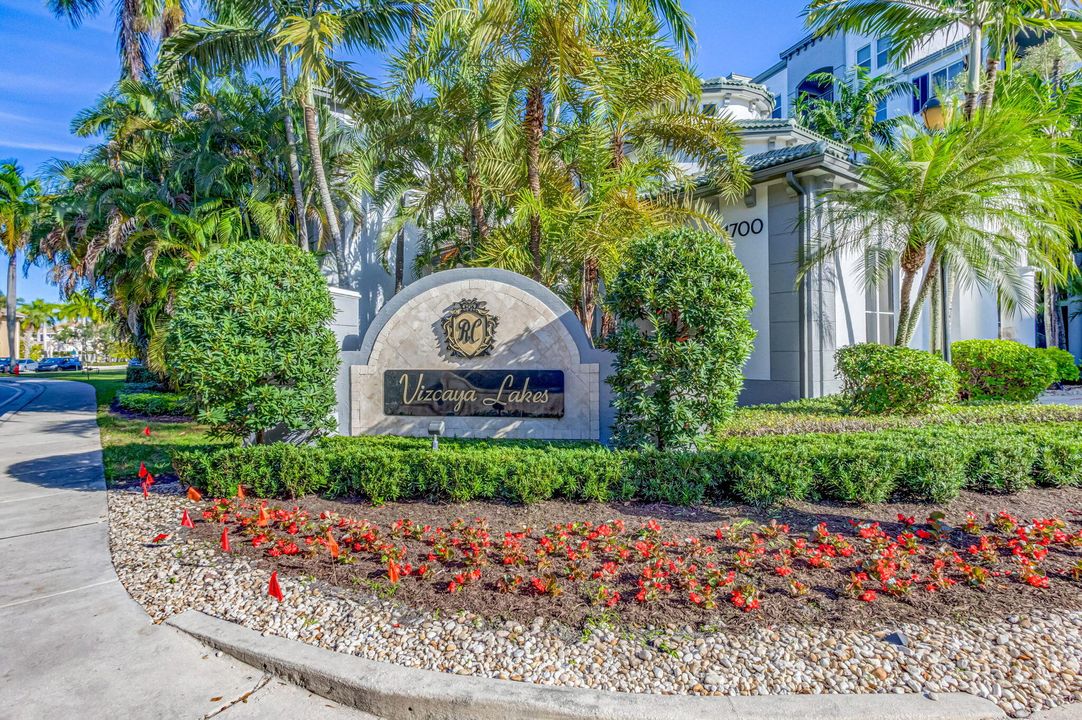 For Rent: $2,500 (2 beds, 2 baths, 1137 Square Feet)