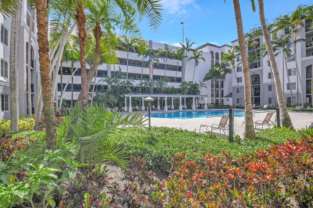 For Rent: $2,500 (2 beds, 2 baths, 1137 Square Feet)