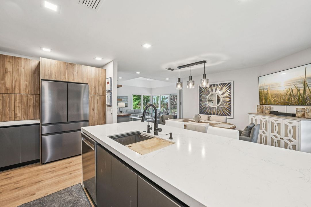 待售: $674,999 (2 贝兹, 2 浴室, 1500 平方英尺)