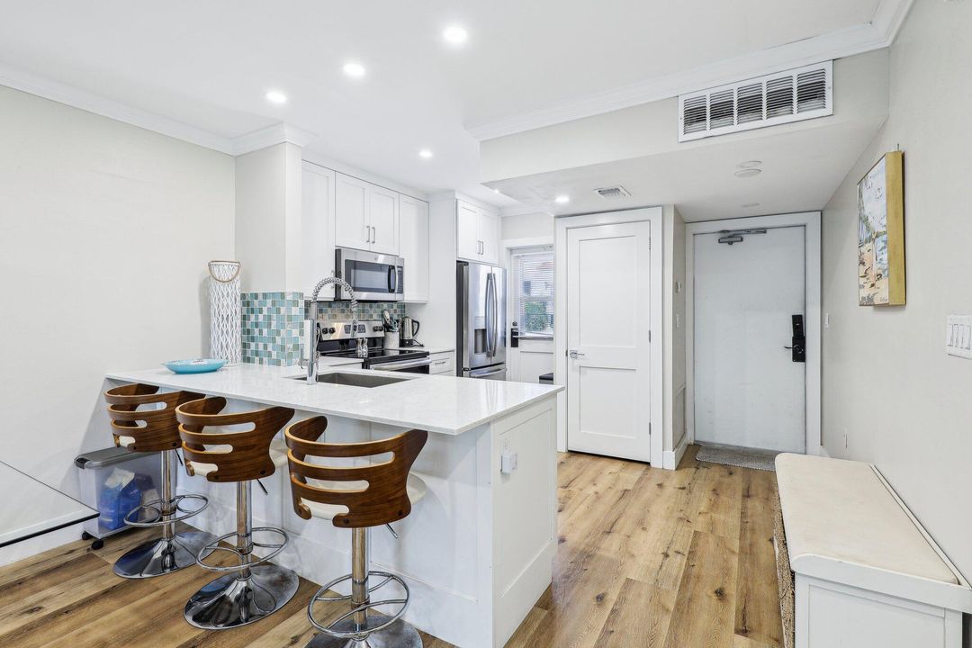 待售: $574,900 (2 贝兹, 2 浴室, 1008 平方英尺)