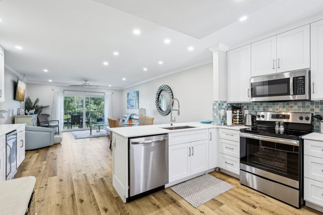 待售: $574,900 (2 贝兹, 2 浴室, 1008 平方英尺)