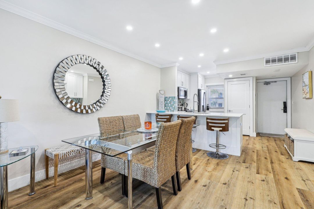 待售: $574,900 (2 贝兹, 2 浴室, 1008 平方英尺)