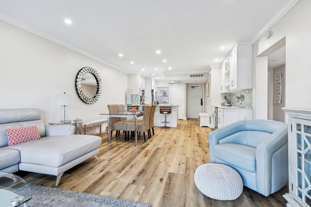 待售: $574,900 (2 贝兹, 2 浴室, 1008 平方英尺)