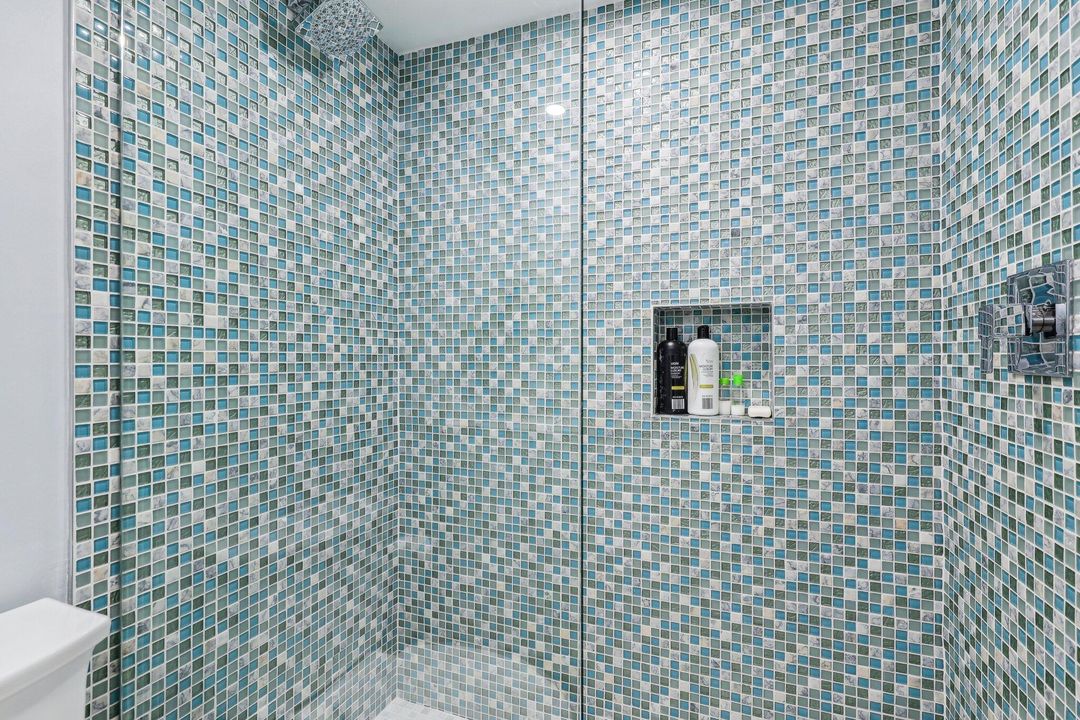 待售: $574,900 (2 贝兹, 2 浴室, 1008 平方英尺)