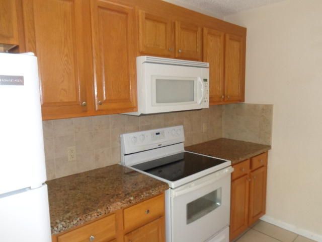 For Rent: $2,100 (2 beds, 2 baths, 1236 Square Feet)