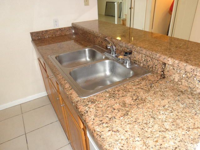 For Rent: $2,100 (2 beds, 2 baths, 1236 Square Feet)