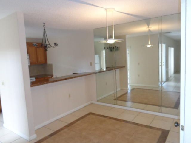 For Rent: $2,100 (2 beds, 2 baths, 1236 Square Feet)