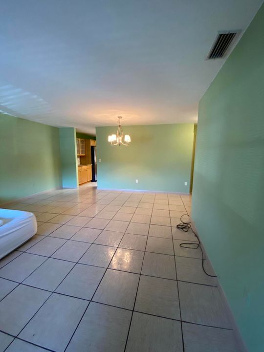 For Rent: $2,600 (2 beds, 1 baths, 1866 Square Feet)