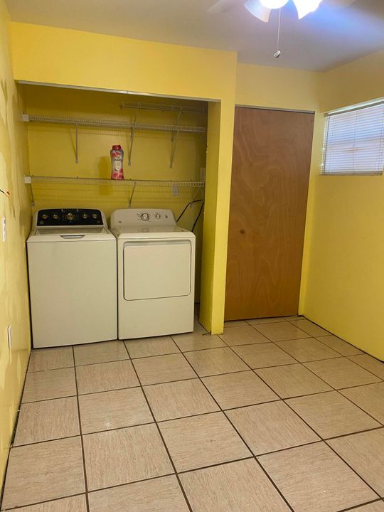 For Rent: $2,600 (2 beds, 1 baths, 1866 Square Feet)