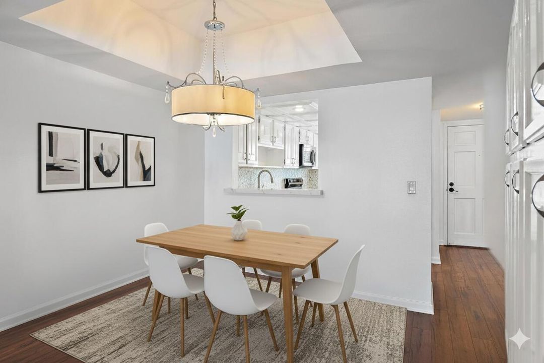 For Sale: $299,999 (2 beds, 2 baths, 1078 Square Feet)