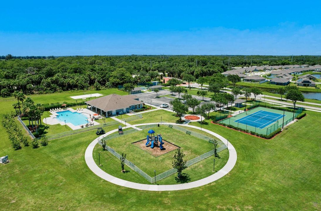 For Sale: $329,300 (3 beds, 2 baths, 1300 Square Feet)