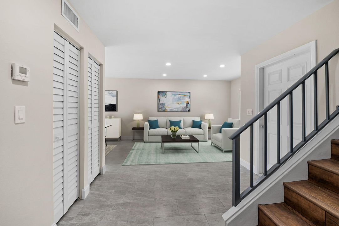 出租: $2,200 (2 贝兹, 1 浴室, 1076 平方英尺)