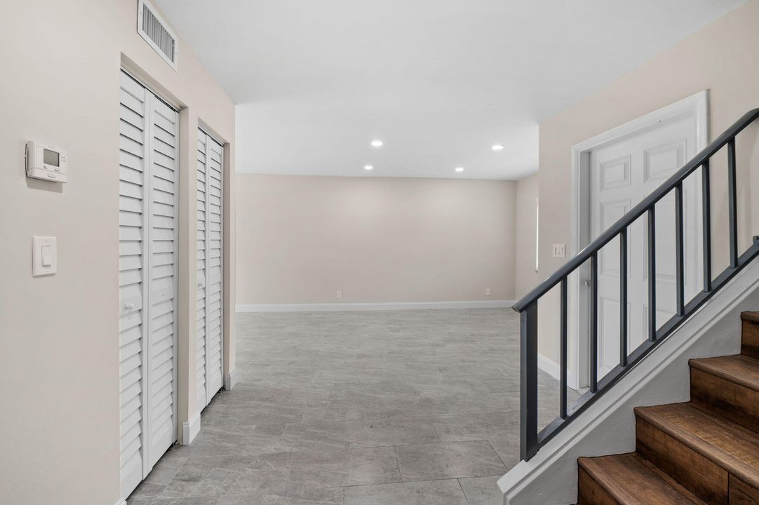 出租: $2,200 (2 贝兹, 1 浴室, 1076 平方英尺)