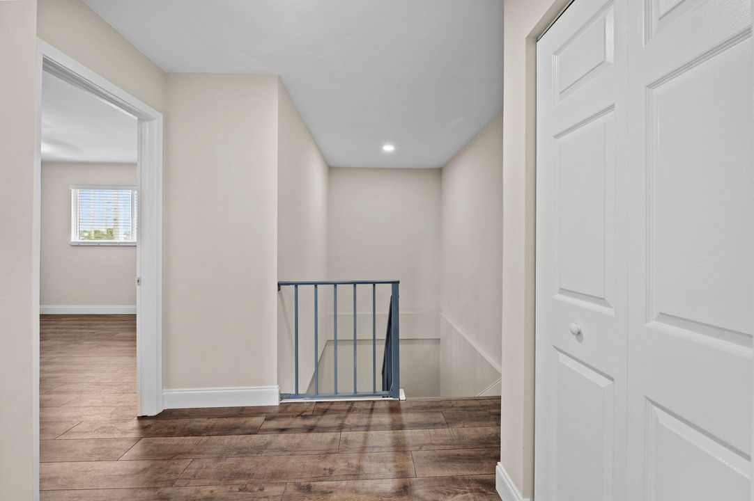 出租: $2,200 (2 贝兹, 1 浴室, 1076 平方英尺)