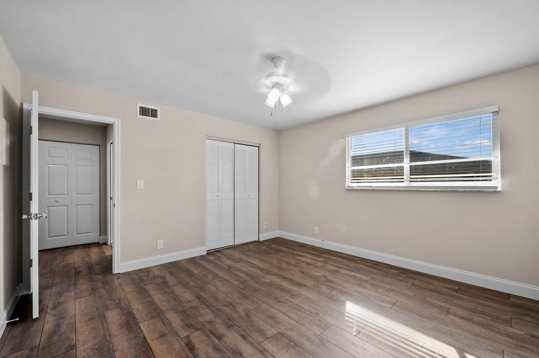 出租: $2,200 (2 贝兹, 1 浴室, 1076 平方英尺)