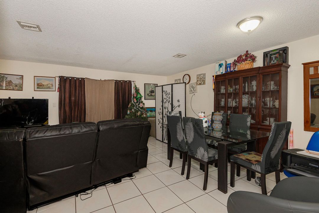 For Sale: $400,000 (4 beds, 2 baths, 1348 Square Feet)