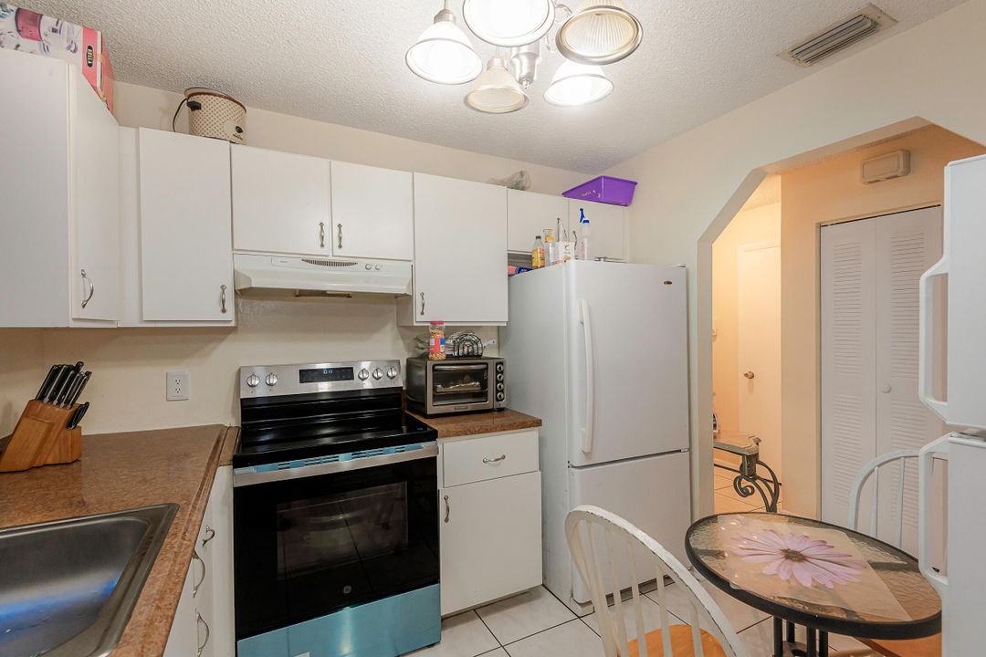 For Sale: $400,000 (4 beds, 2 baths, 1348 Square Feet)