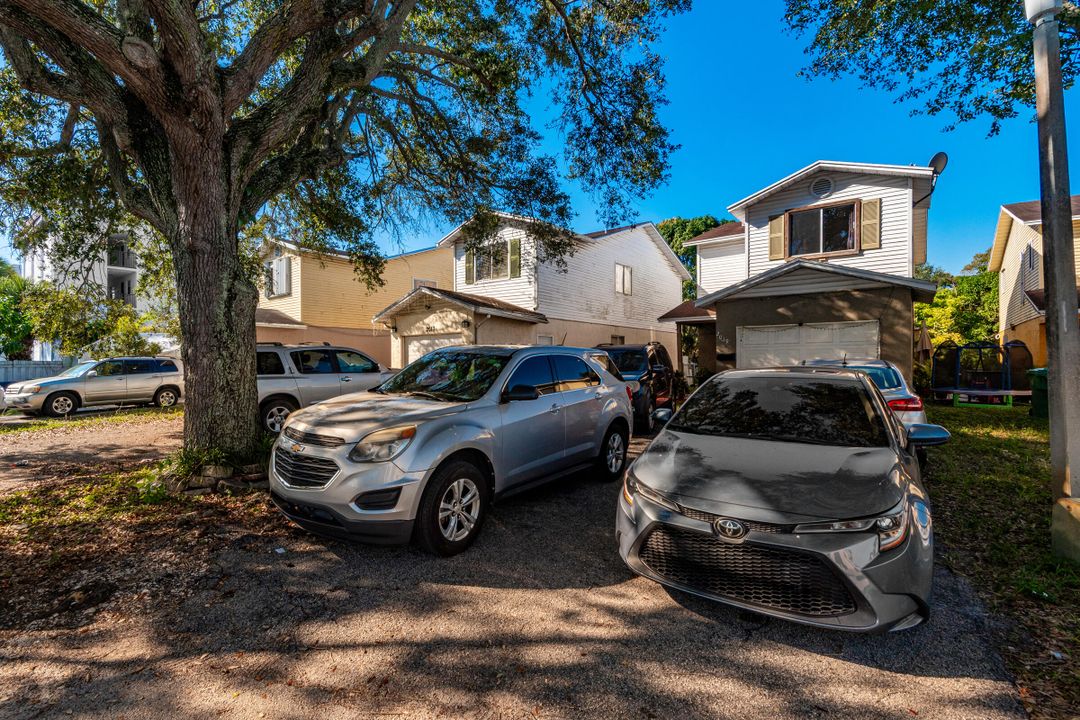 For Sale: $400,000 (4 beds, 2 baths, 1348 Square Feet)