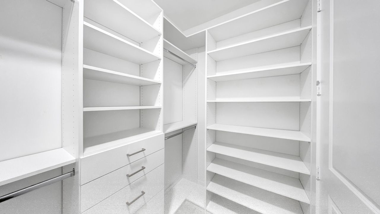 En Venta: $945,000 (3 camas, 3 baños, 1880 Pies cuadrados)