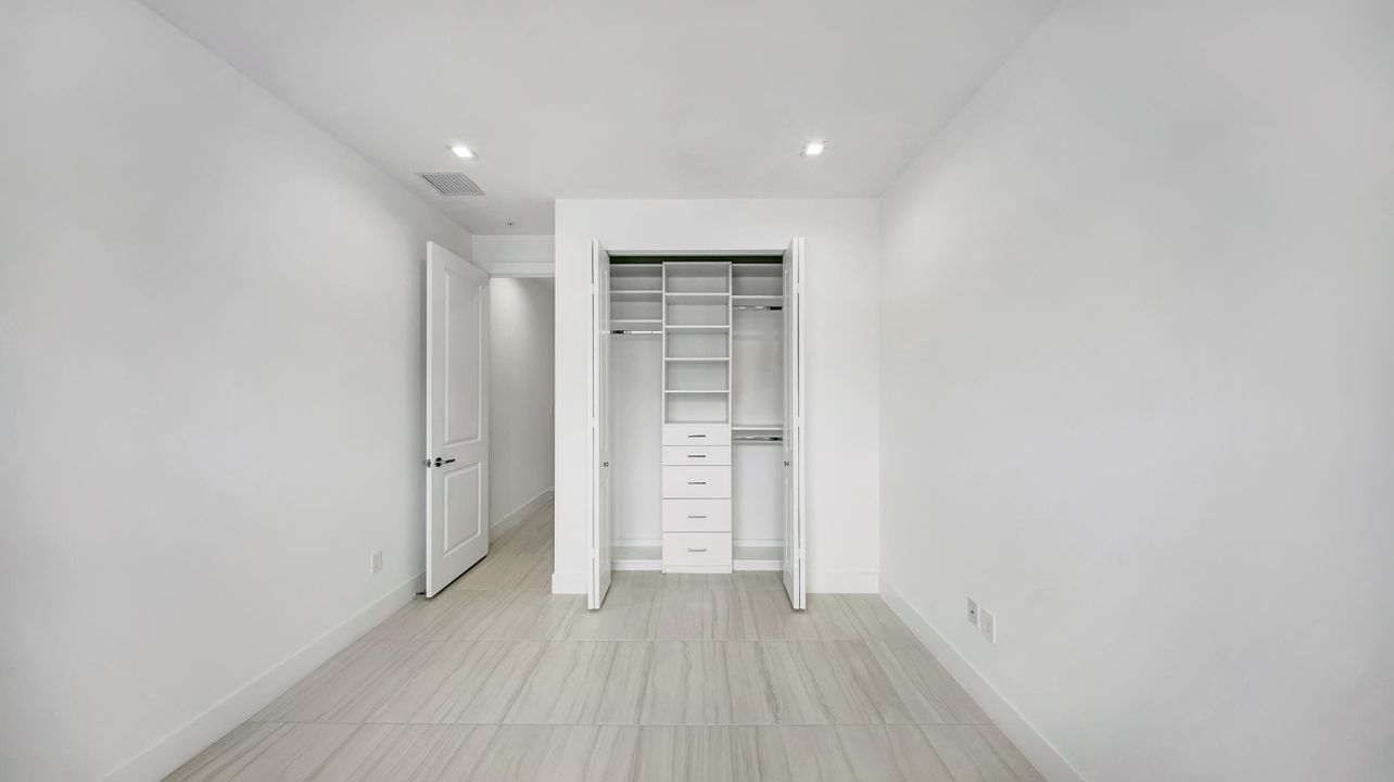 En Venta: $945,000 (3 camas, 3 baños, 1880 Pies cuadrados)