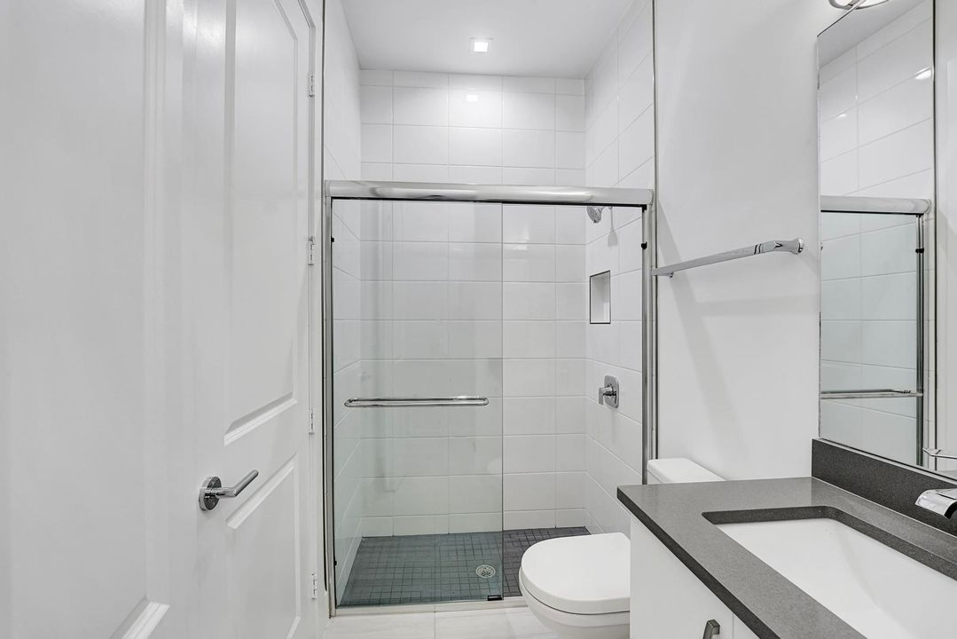 En Venta: $945,000 (3 camas, 3 baños, 1880 Pies cuadrados)