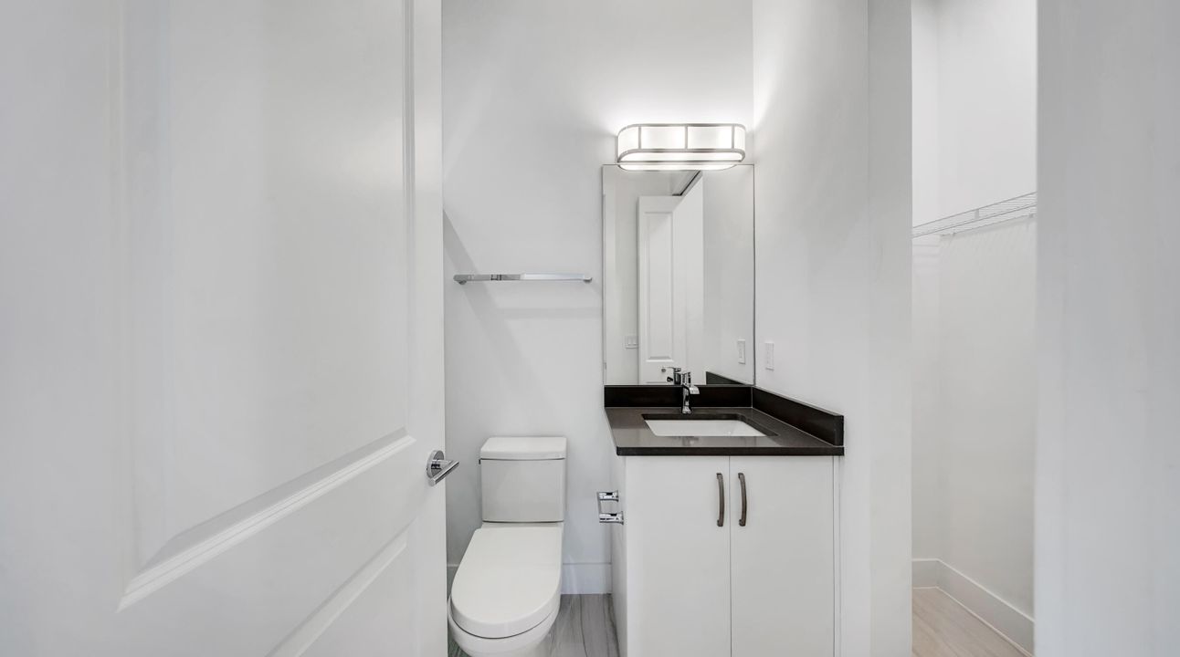 En Venta: $945,000 (3 camas, 3 baños, 1880 Pies cuadrados)