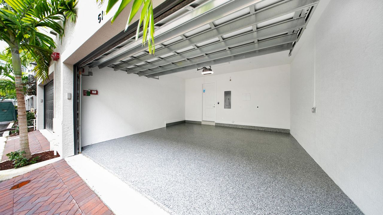 En Venta: $945,000 (3 camas, 3 baños, 1880 Pies cuadrados)