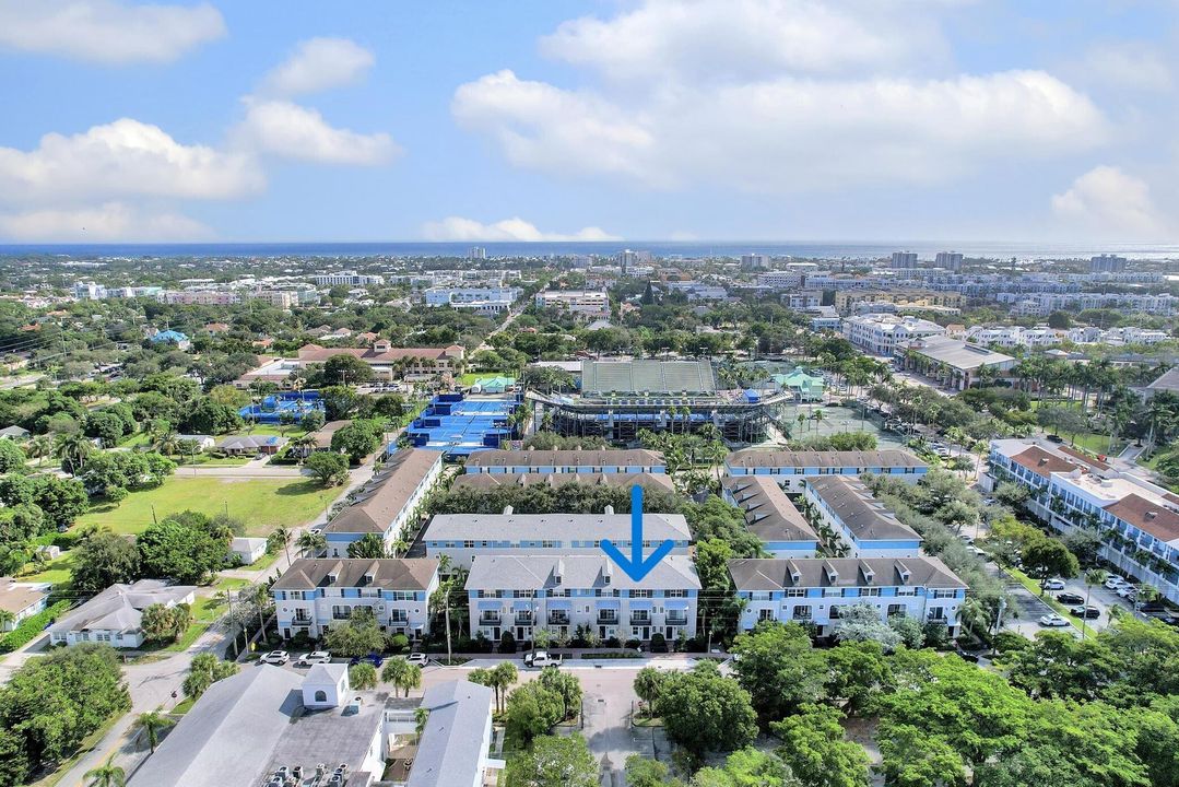 En Venta: $945,000 (3 camas, 3 baños, 1880 Pies cuadrados)