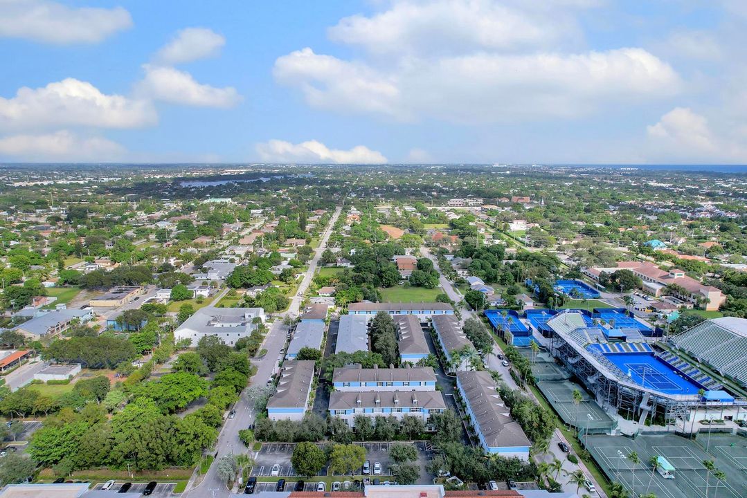 En Venta: $945,000 (3 camas, 3 baños, 1880 Pies cuadrados)