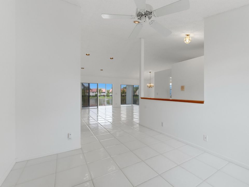 На продажу: $275,000 (3 спален, 2 ванн, 1575 Квадратных фут)