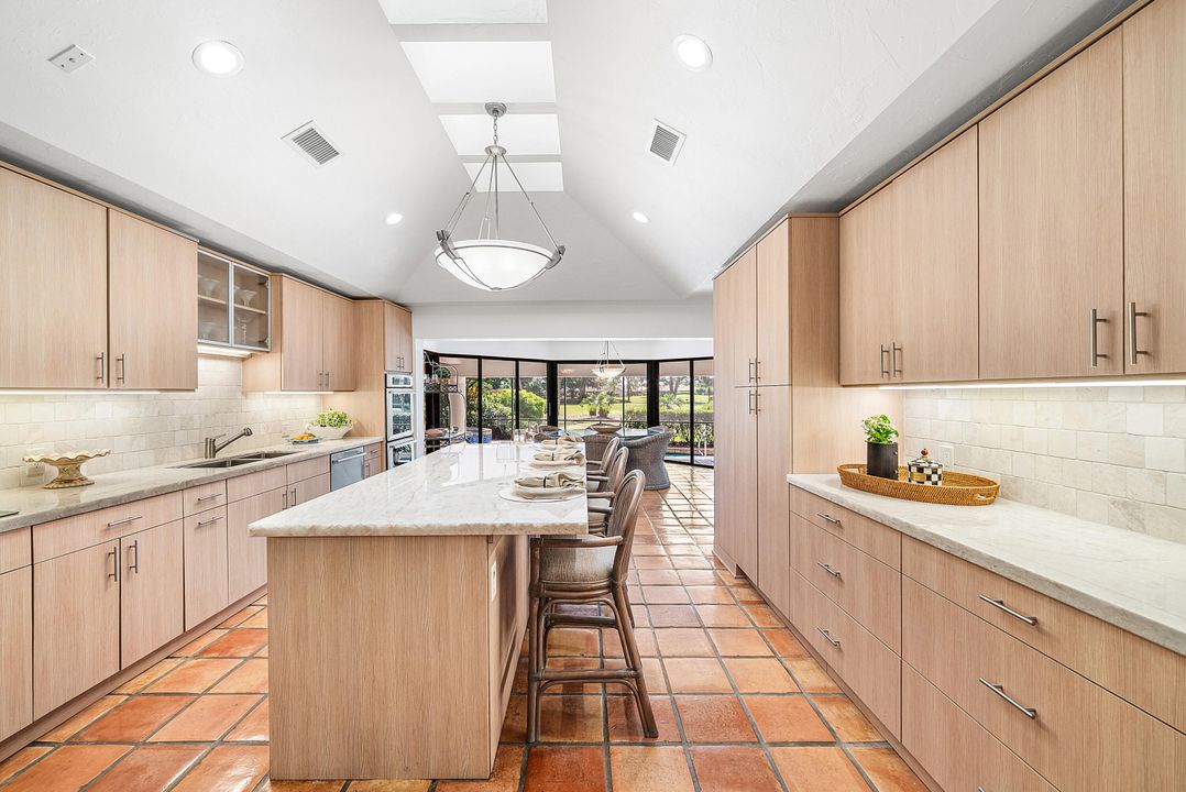 На продажу: $1,995,000 (4 спален, 4 ванн, 4023 Квадратных фут)