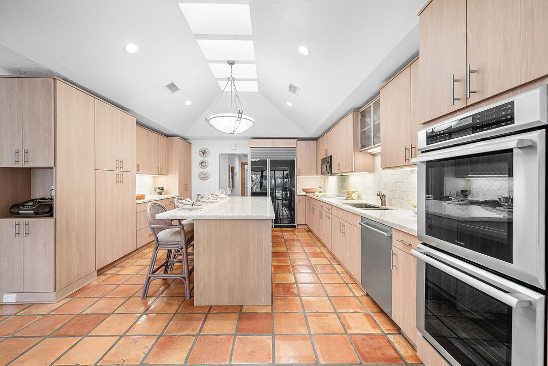 На продажу: $1,995,000 (4 спален, 4 ванн, 4023 Квадратных фут)