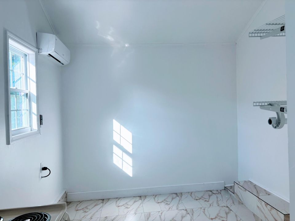 En Renta: $1,200 (0 camas, 1 baños, 209 Pies cuadrados)