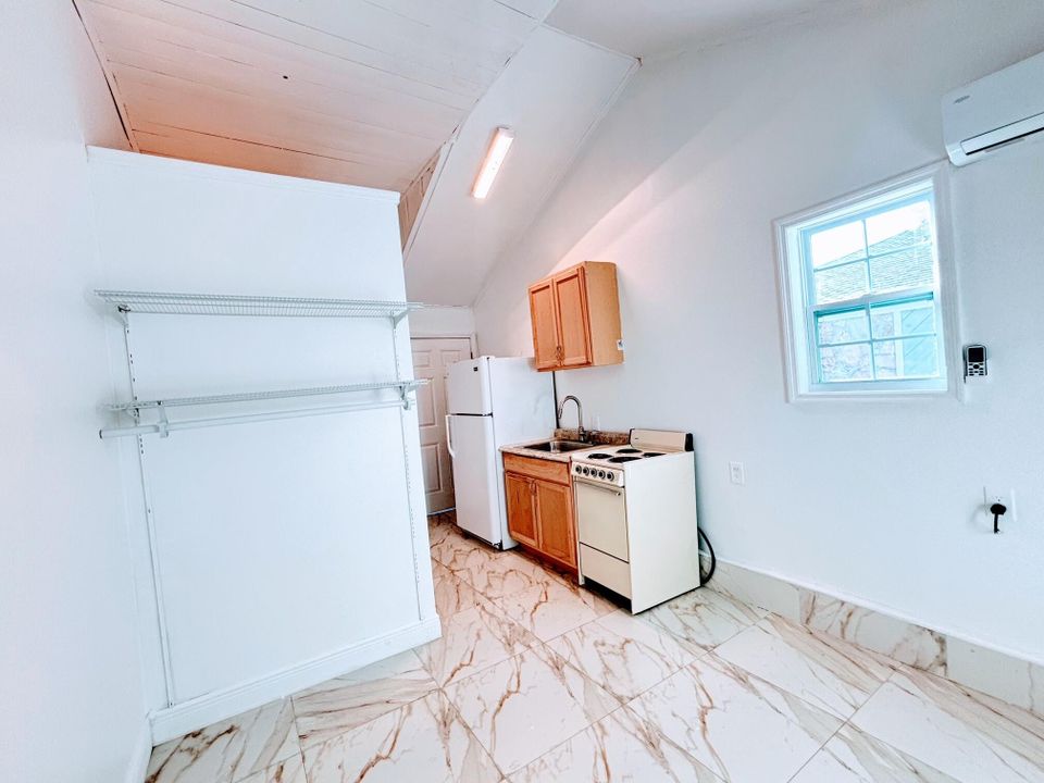 En Renta: $1,200 (0 camas, 1 baños, 209 Pies cuadrados)