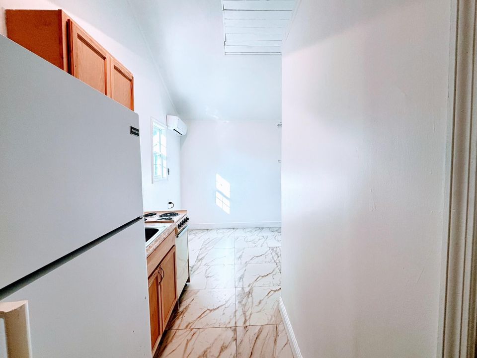 En Renta: $1,200 (0 camas, 1 baños, 209 Pies cuadrados)