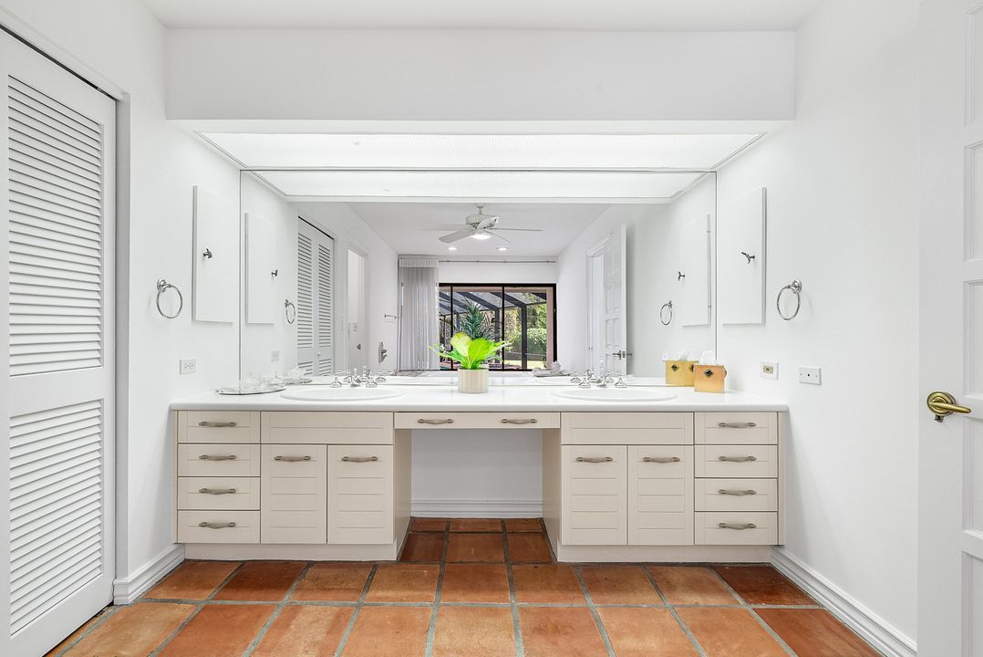 На продажу: $1,995,000 (4 спален, 4 ванн, 4023 Квадратных фут)