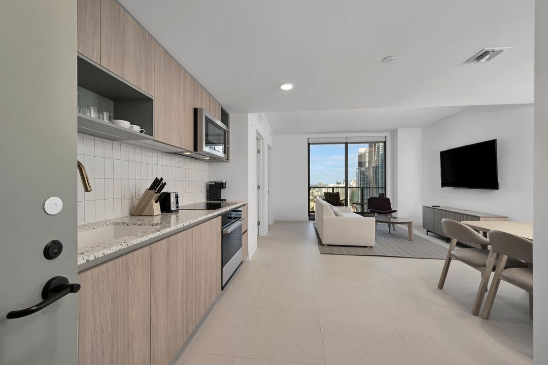 For Sale: $529,888 (1 beds, 1 baths, 850 Square Feet)