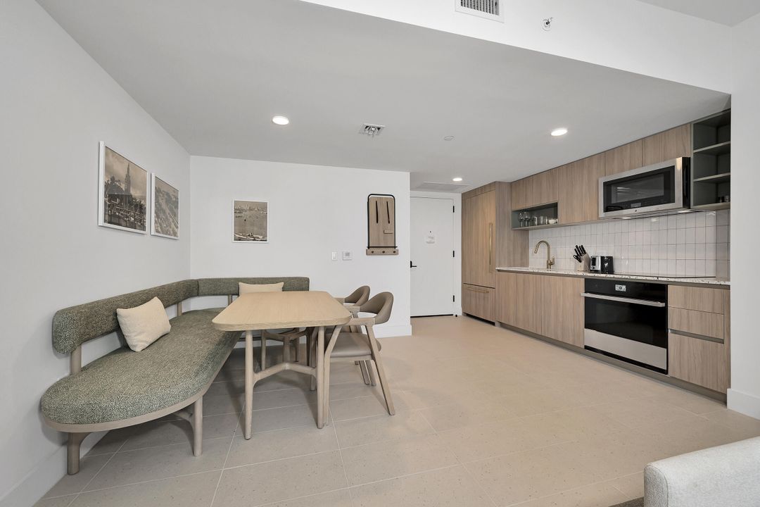 For Sale: $529,888 (1 beds, 1 baths, 850 Square Feet)