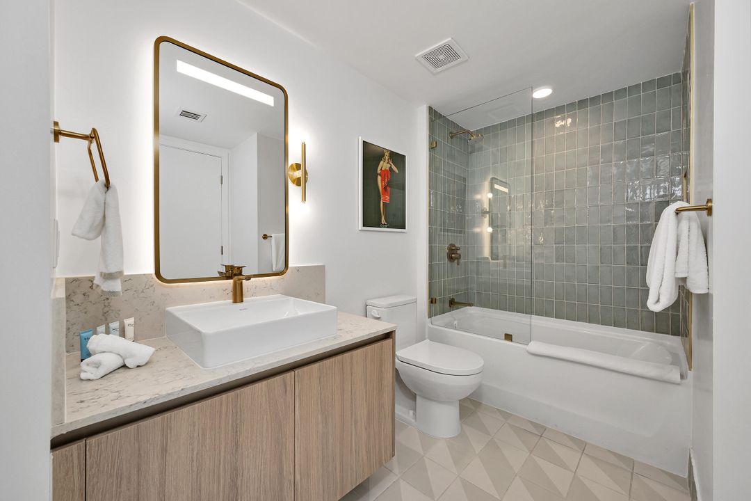 For Sale: $529,888 (1 beds, 1 baths, 850 Square Feet)