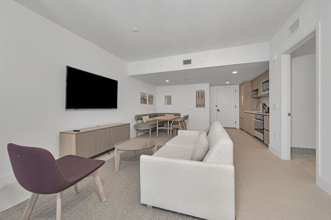 For Sale: $529,888 (1 beds, 1 baths, 850 Square Feet)