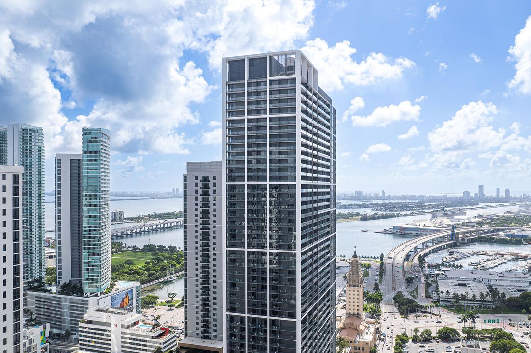 For Sale: $529,888 (1 beds, 1 baths, 850 Square Feet)